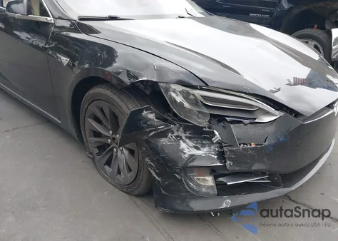 2018 Tesla Model S 100D/75D/P100D z USA, uszkodzony, nr VIN 5YJSA1E21JF256852